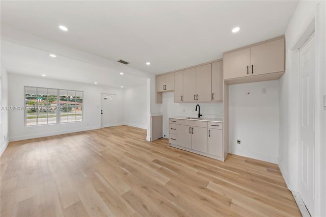 608 NW 6th Ct, Hallandale Beach, FL 33009