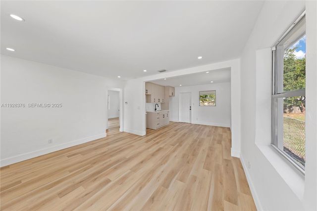 608 NW 6th Ct, Hallandale Beach, FL 33009