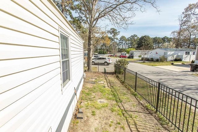1577 Crystal Lake Dr., Myrtle Beach, SC 29575