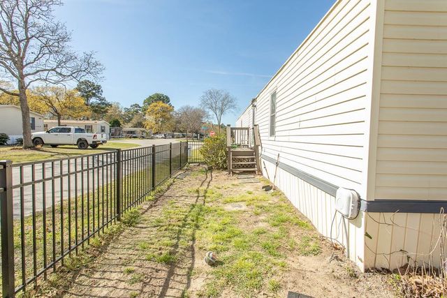 1577 Crystal Lake Dr., Myrtle Beach, SC 29575