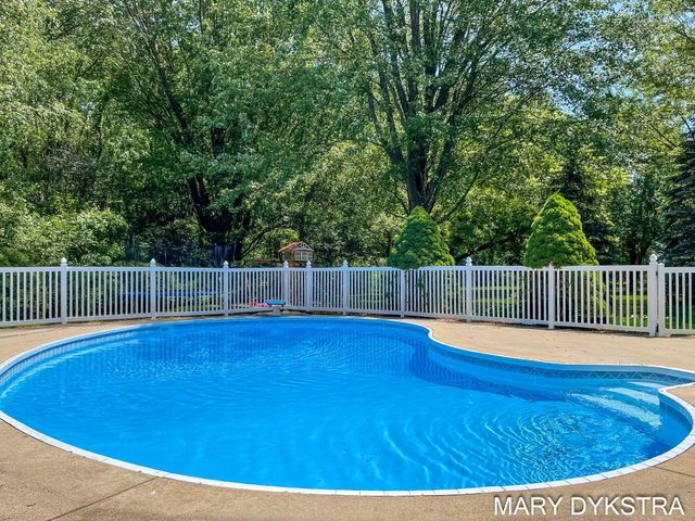 145 Bay Meadows Drive, Park Twp, MI 49424