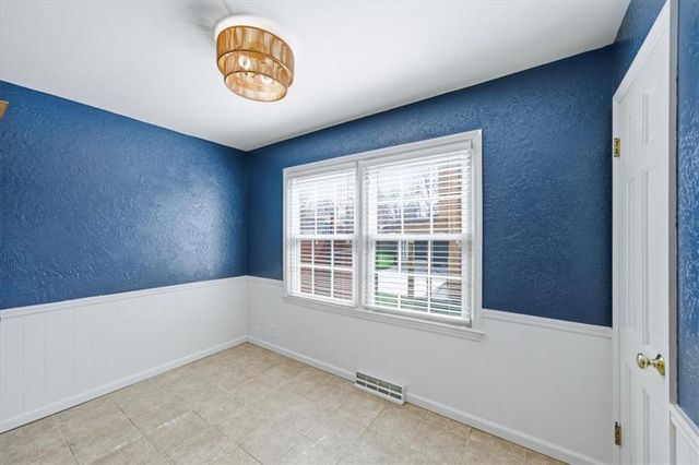 10813 Beacon Avenue, Kansas City, MO 64134