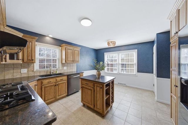 10813 Beacon Avenue, Kansas City, MO 64134