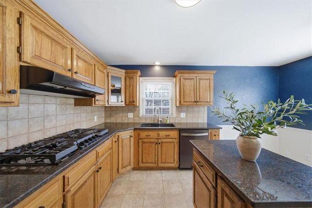 10813 Beacon Avenue, Kansas City, MO 64134