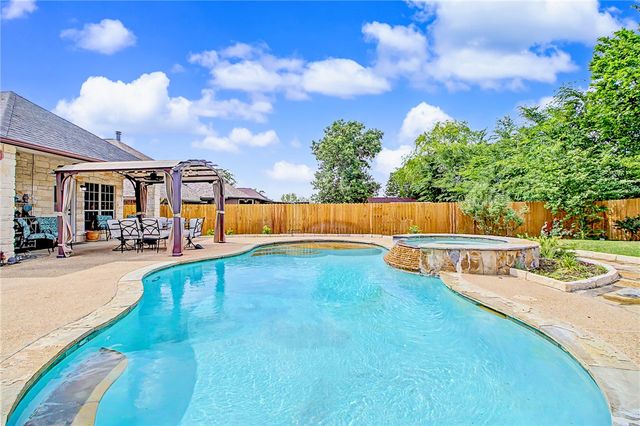 14105 Renee Lane, College Station, TX 77845