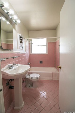 4102 WAIKIKI DR, San Antonio, TX 78218