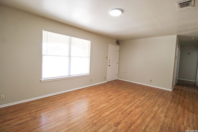 4102 WAIKIKI DR, San Antonio, TX 78218