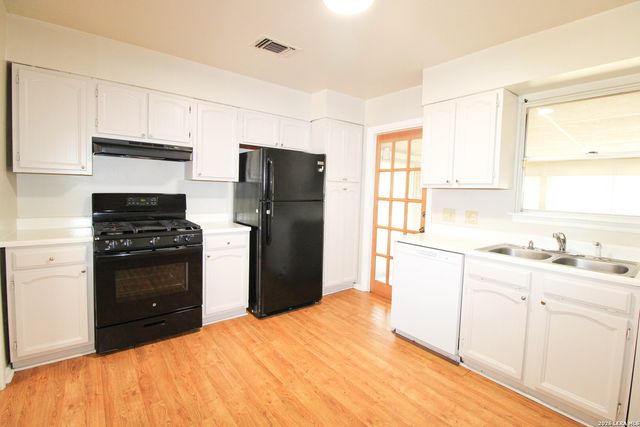 4102 WAIKIKI DR, San Antonio, TX 78218