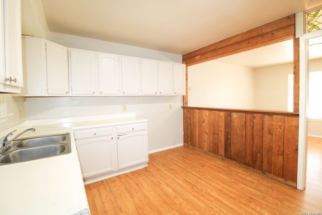 4102 WAIKIKI DR, San Antonio, TX 78218