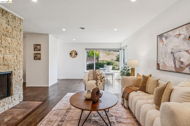 4038 Fariss Ln, El Sobrante, CA 94803