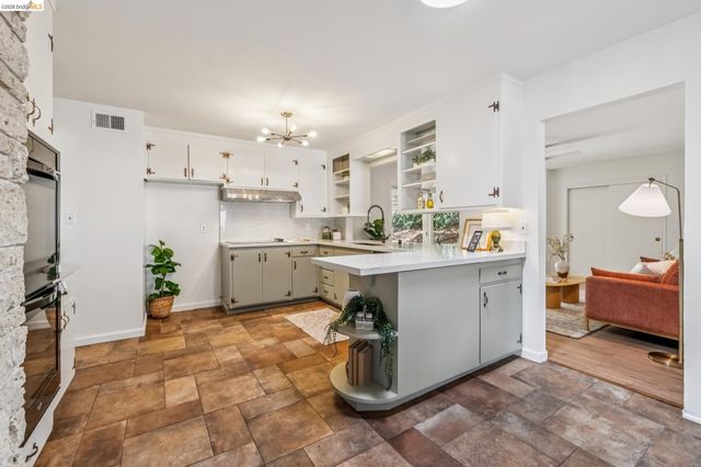 4038 Fariss Ln, El Sobrante, CA 94803