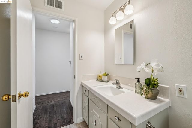 4038 Fariss Ln, El Sobrante, CA 94803