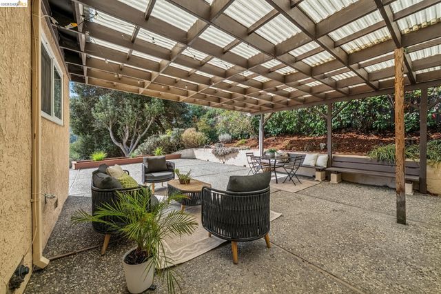 4038 Fariss Ln, El Sobrante, CA 94803