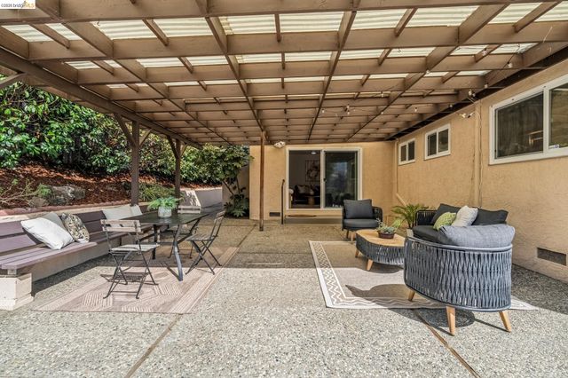 4038 Fariss Ln, El Sobrante, CA 94803