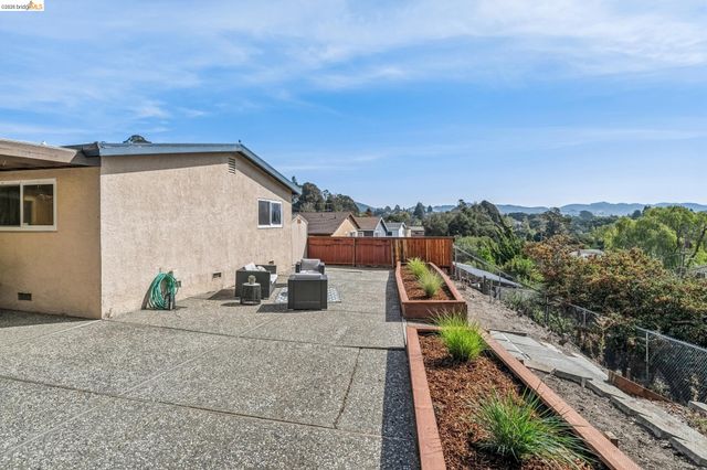 4038 Fariss Ln, El Sobrante, CA 94803