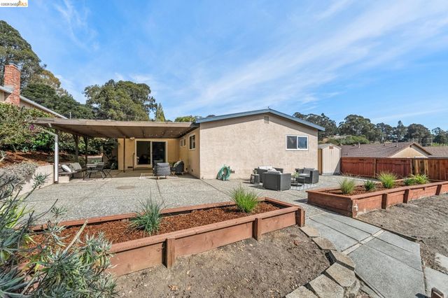 4038 Fariss Ln, El Sobrante, CA 94803