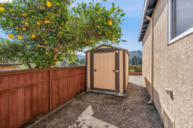 4038 Fariss Ln, El Sobrante, CA 94803