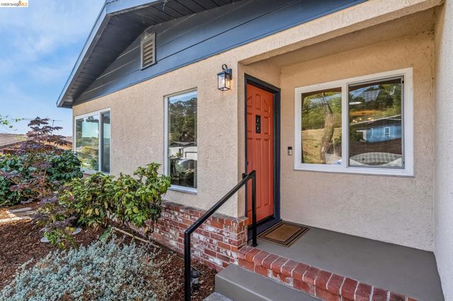 4038 Fariss Ln, El Sobrante, CA 94803