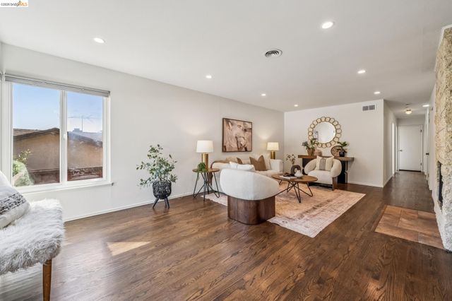 4038 Fariss Ln, El Sobrante, CA 94803