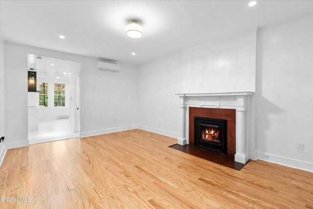 142 Chestnut Street, Albany, NY 12210