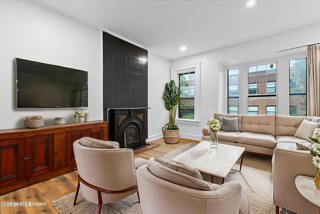 142 Chestnut Street, Albany, NY 12210