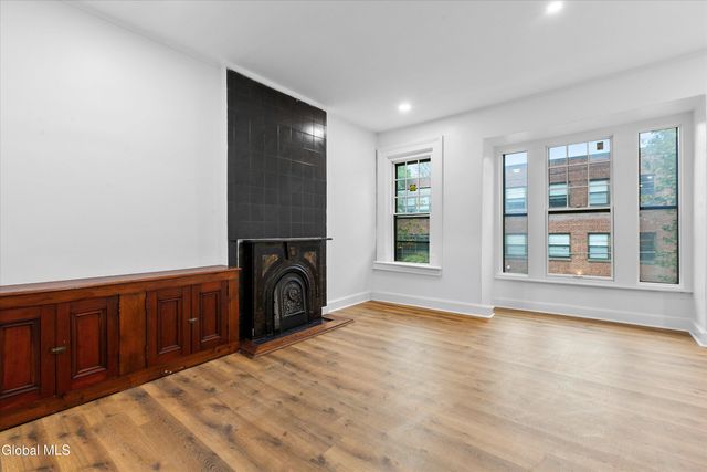 142 Chestnut Street, Albany, NY 12210