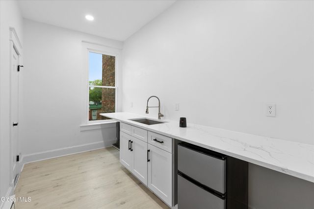 142 Chestnut Street, Albany, NY 12210