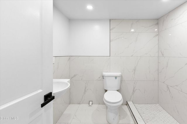 142 Chestnut Street, Albany, NY 12210