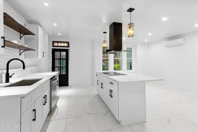 142 Chestnut Street, Albany, NY 12210