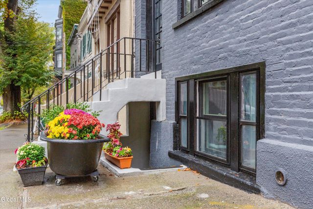 142 Chestnut Street, Albany, NY 12210