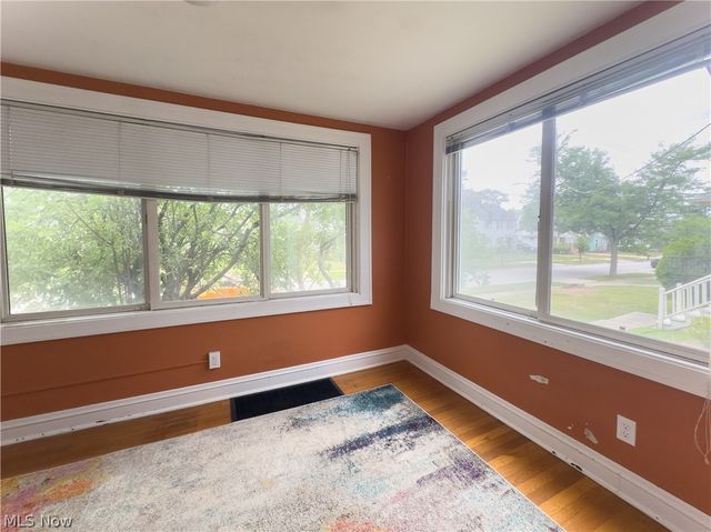 1517 Holmden Road, South Euclid, OH 44121