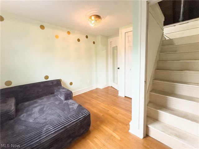 1517 Holmden Road, South Euclid, OH 44121
