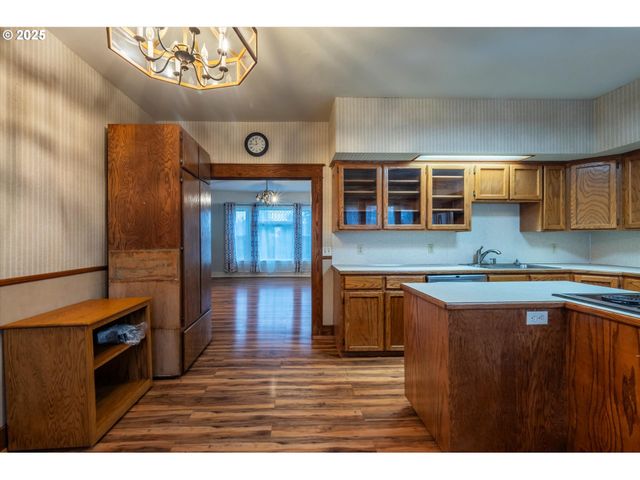 509 N COLLIER St, Coquille, OR 97423