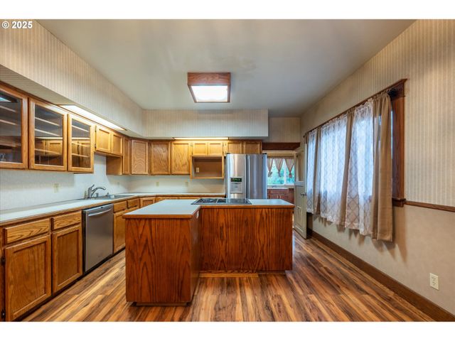 509 N COLLIER St, Coquille, OR 97423