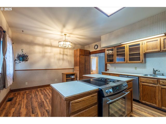 509 N COLLIER St, Coquille, OR 97423