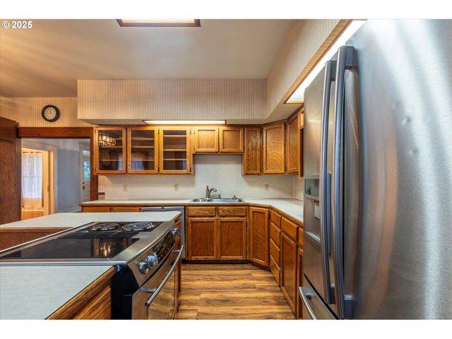 509 N COLLIER St, Coquille, OR 97423