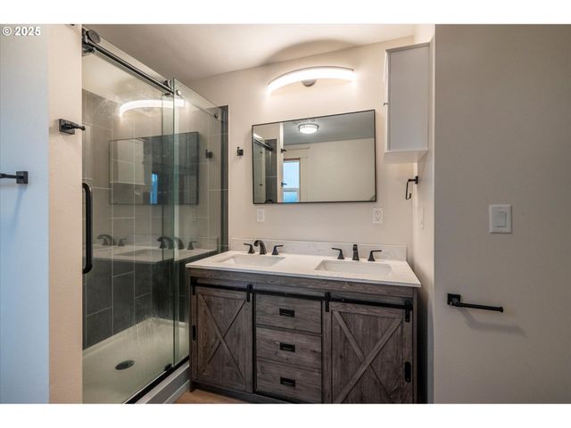 509 N COLLIER St, Coquille, OR 97423