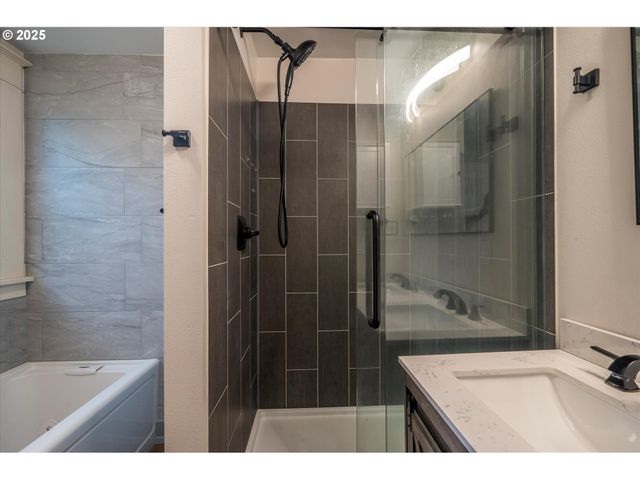 509 N COLLIER St, Coquille, OR 97423