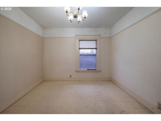 509 N COLLIER St, Coquille, OR 97423