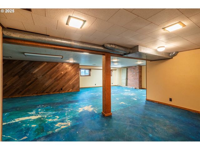 509 N COLLIER St, Coquille, OR 97423