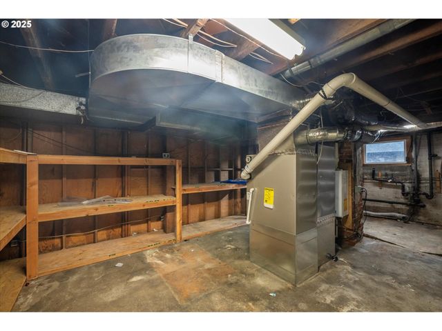 509 N COLLIER St, Coquille, OR 97423