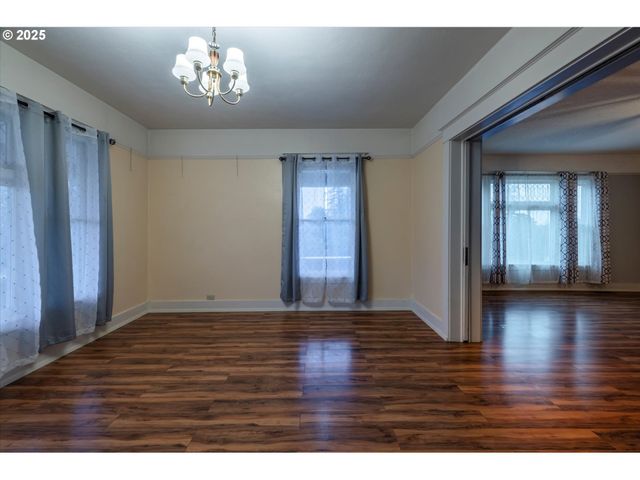 509 N COLLIER St, Coquille, OR 97423