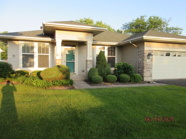 13005 Big Horn Drive, Huntley, IL 60142