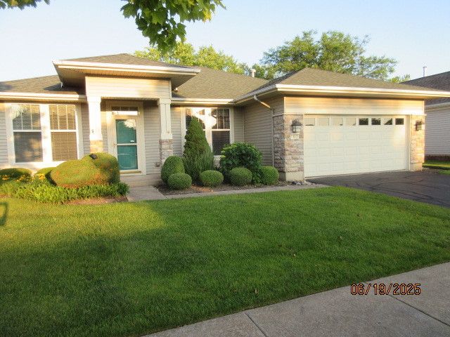 13005 Big Horn Drive, Huntley, IL 60142