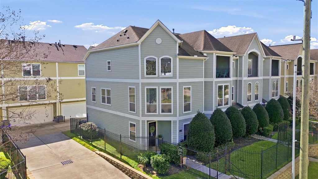 1250 W 18th Street, Houston, TX 77008