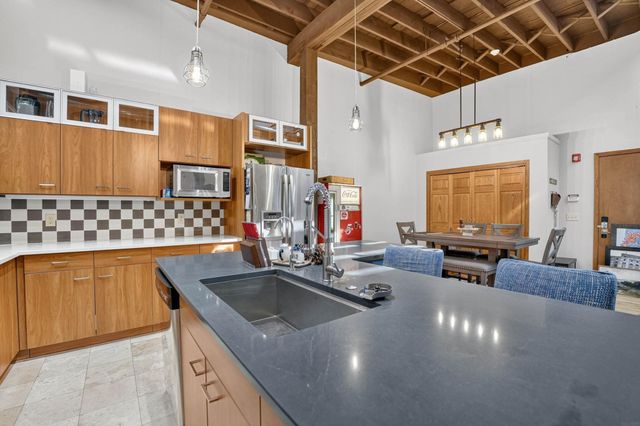 25 W Commercial St Apt 10, Waterloo, IA 50701