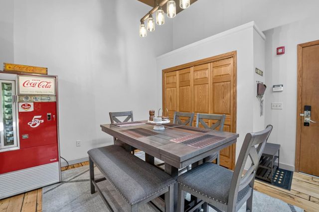 25 W Commercial St Apt 10, Waterloo, IA 50701