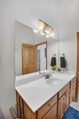 25 W Commercial St Apt 10, Waterloo, IA 50701
