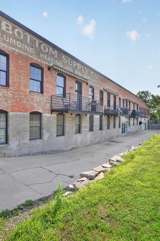 25 W Commercial St Apt 10, Waterloo, IA 50701