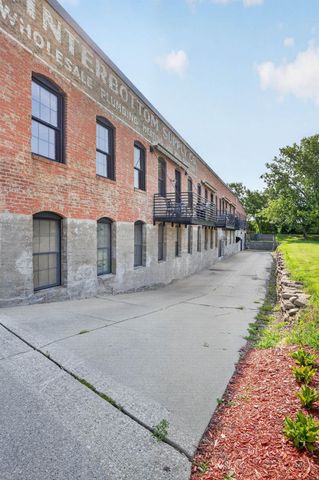 25 W Commercial St Apt 10, Waterloo, IA 50701